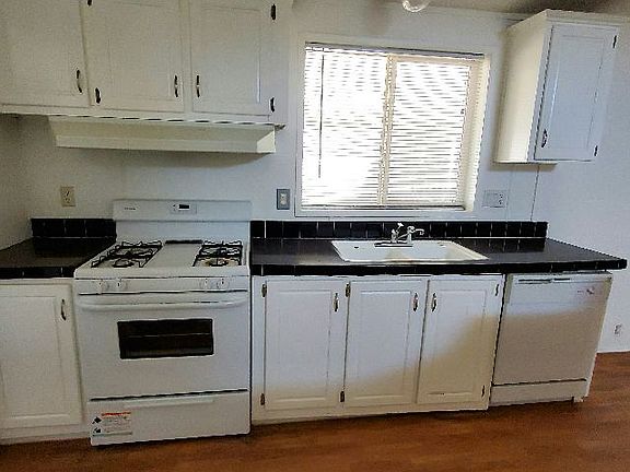 4th image of 6105 E Sahara Ave Space 16