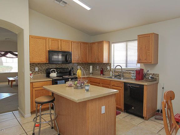 5th image of 39921 N Manetti St