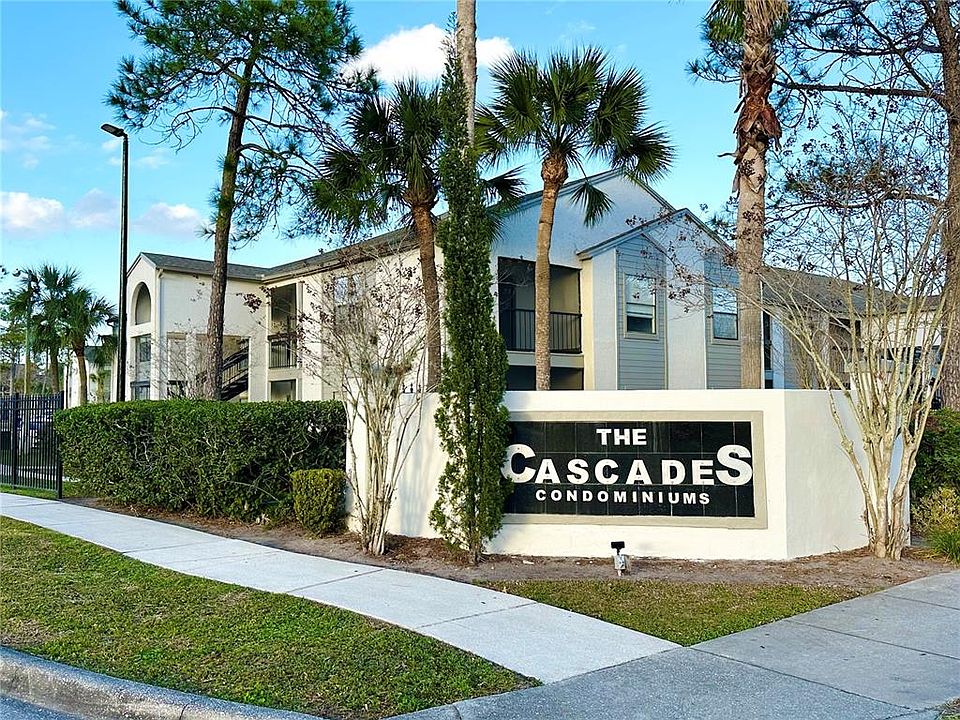 1st image of 2002 CASCADES BOULEVARD #208