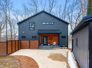 130 Singer Lake Trl, Baroda, MI 49101