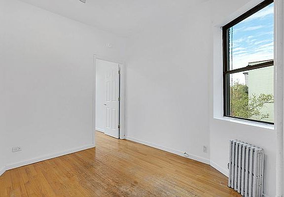 4th image of 408 W 48th St APT 3RW