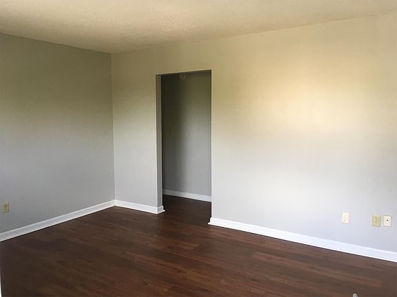 2nd image of 220 Culver St APT 4