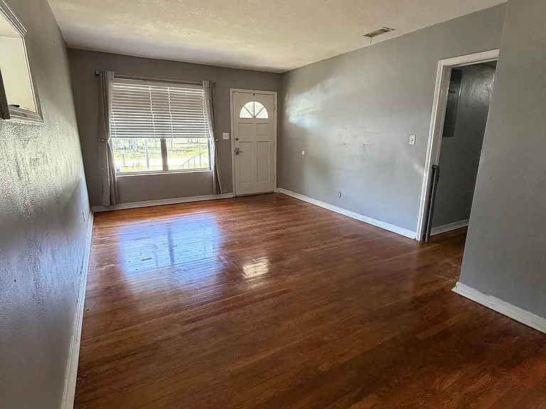 4819 Homecrest Cir — Photo 3
