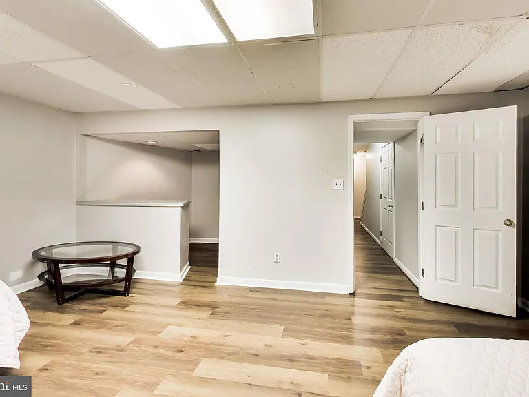 10075 Maple Leaf Dr — Photo 24