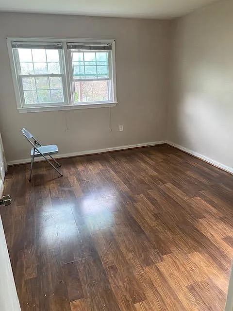 1 bed, 3754 sqft, $900 — Photo 4
