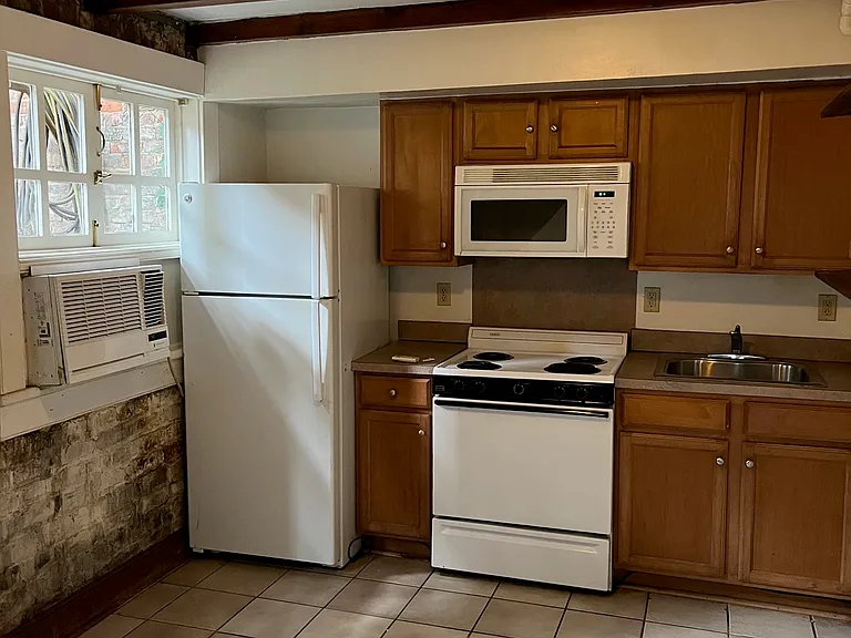 722 Saint Louis St — Photo 36