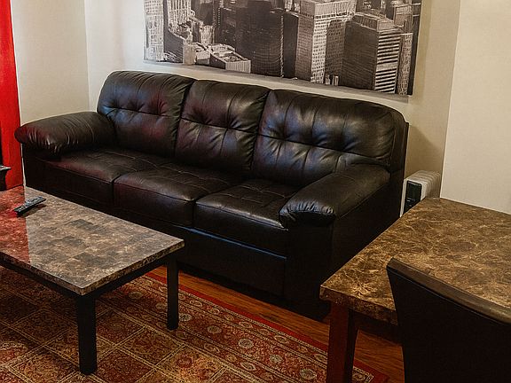 2nd image of 107A Hart St #1B