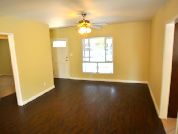 4th image of 17542 Runnymede St