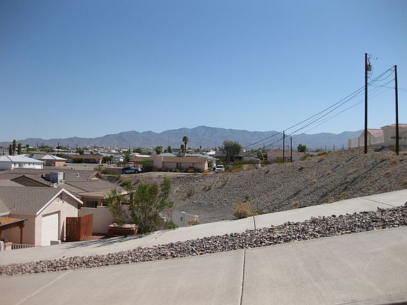 5th image of 2402 Barranca Dr