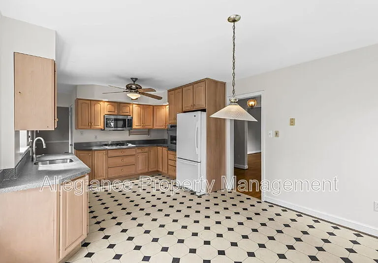 3548 N Valley St — Photo 12