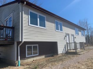 27 Acorn Dr, Westerly, RI 02891