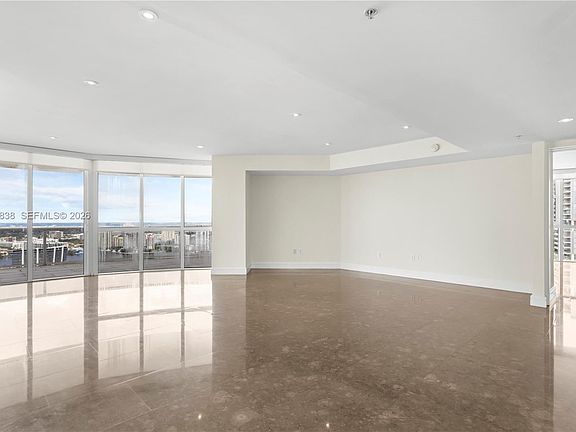4th image of 18201 Collins Ave #5301