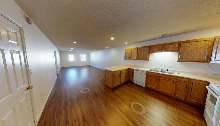801 N Taft St — Photo 1
