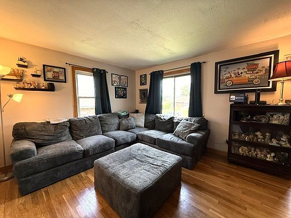 3rd image of 3014 Marvin Ave