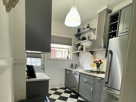 5th image of 1554 Overton Park Ave