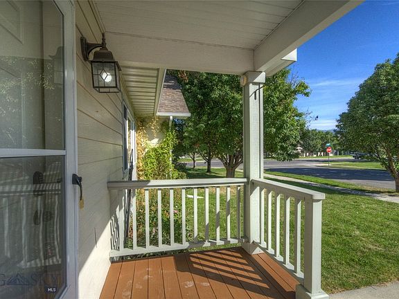 4th image of 1301 Woodland Dr