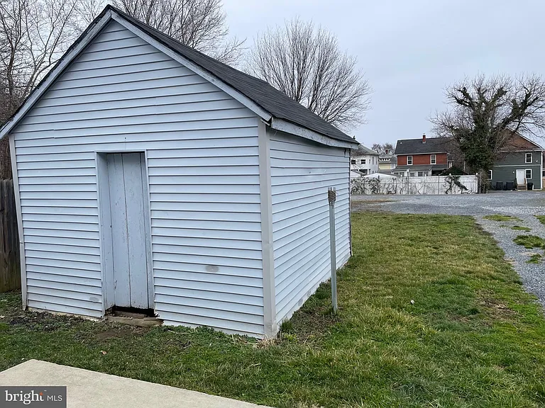 318 Highland Ave — Photo 18