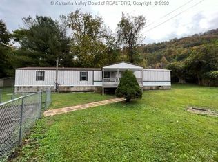 102 Mary Ann Ln, Cabin Creek, WV 25035