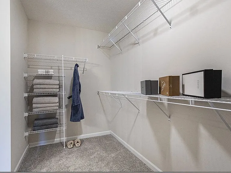 Riverwood Apartments — Photo 23