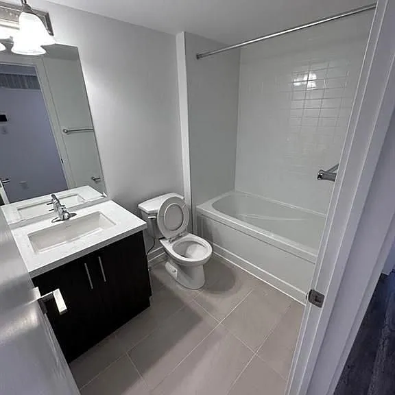 165 Veterans Dr #6 — Photo 6
