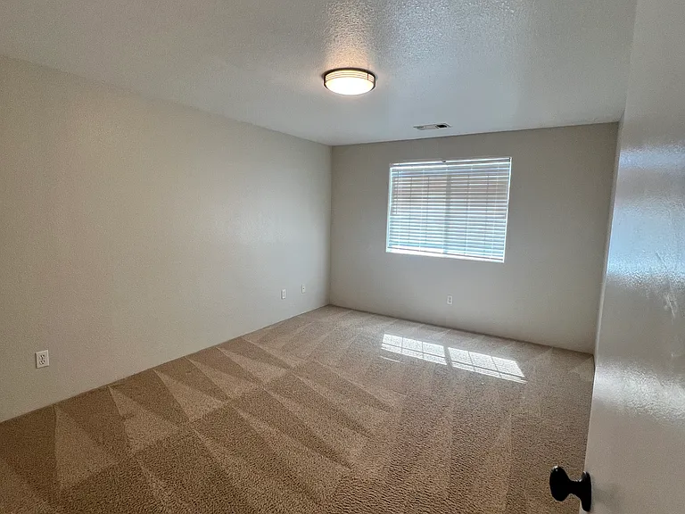 Mountain View Dr — Photo 6