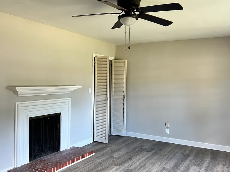 217 Hillcrest Dr — Photo 8