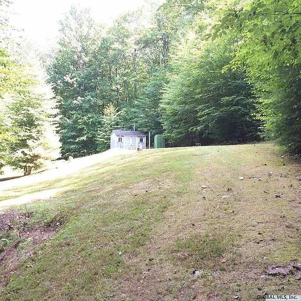 2nd image of BICKNELL HOLLOW Road