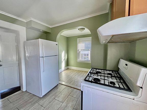 4th image of 22 Main St Floor 2
