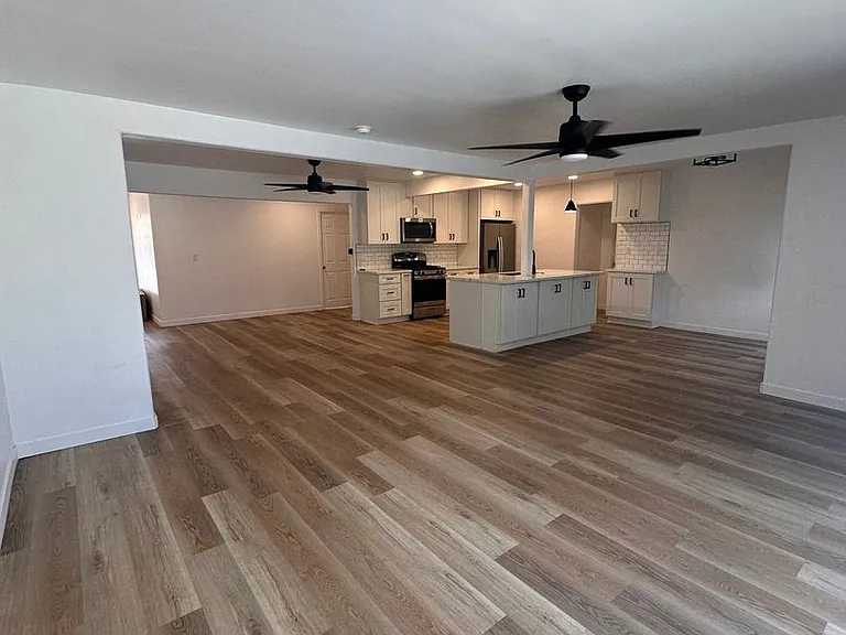 6249-6253 Mary Lane Dr — Photo 28