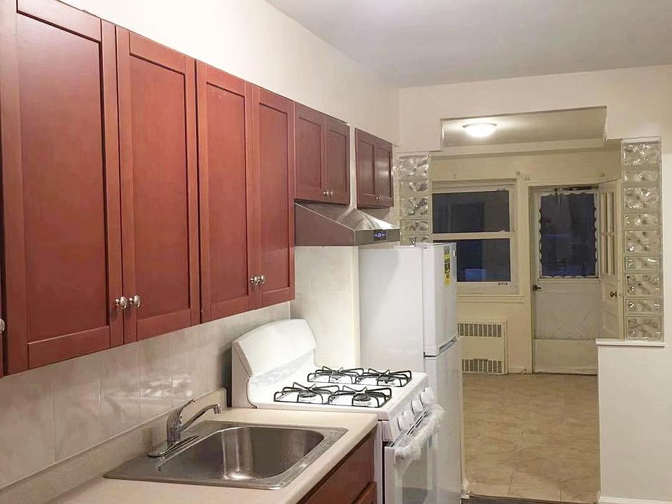 1st image of 308 Bay 11th St #1