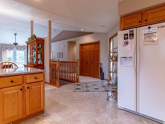 4th image of 3023 Pheasant Dr