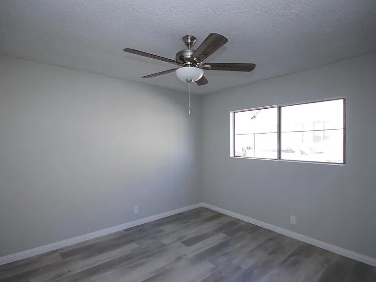 2505 W Grand Ave #B — Photo 15