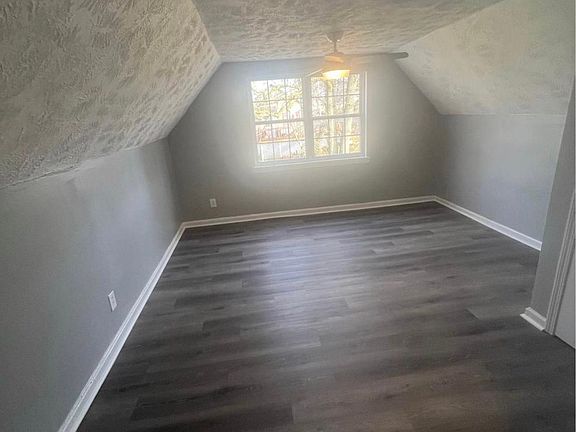 4th image of 1055 Pine St