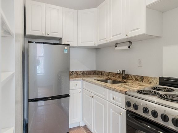 4th image of 399 E 78th St APT 2E