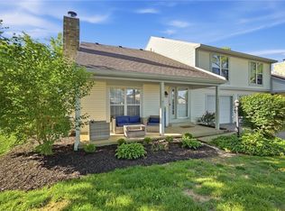 2051 Foxknoll Dr, Dayton, OH 45458