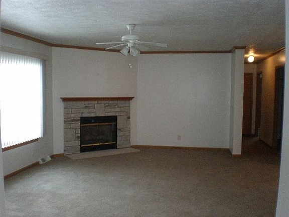 5th image of 53112 Crystal Pond Dr