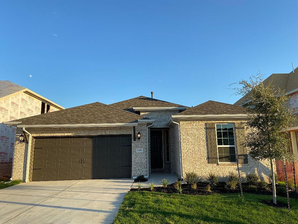 Front elevation in the day