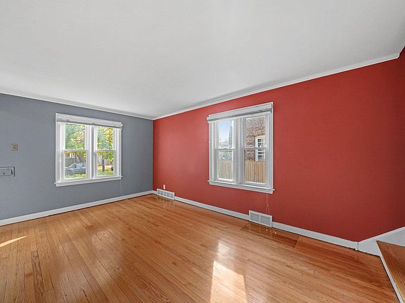 3rd image of 3432 S 57th Ct