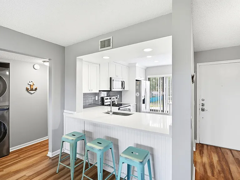 6105 Palma Del Mar Blvd S #219 — Photo 13