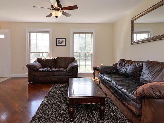4th image of 1568 Fall Creek Ln