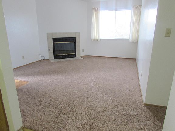 Living room 2 bedroom