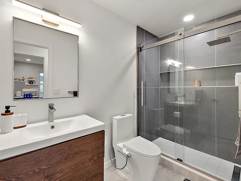 1237 Woodcrest Ct — Photo 33