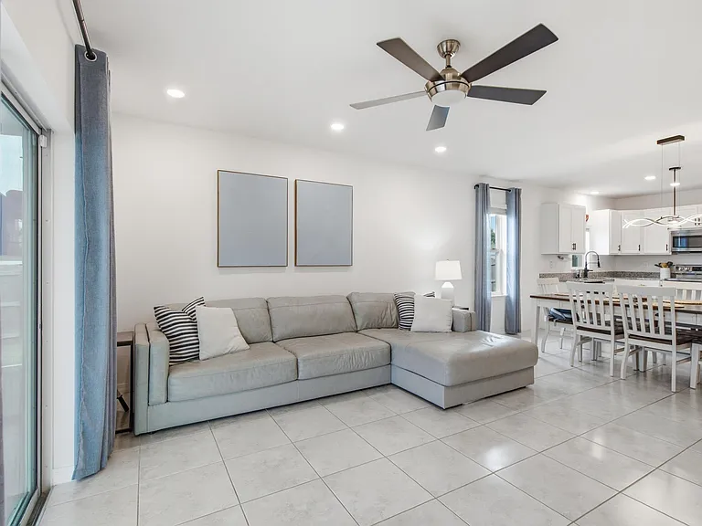 2220 SE Lucaya St — Photo 11