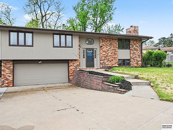 3rd image of 9729 Ogden Cir