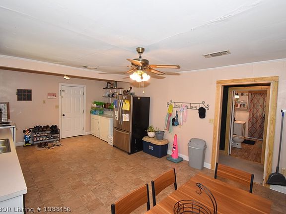 4th image of 761 E Main St