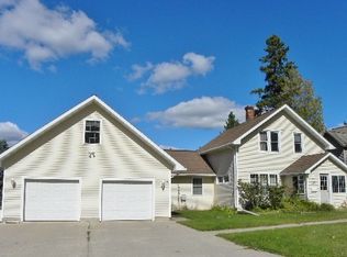732 E D St, Iron Mountain, MI 49801