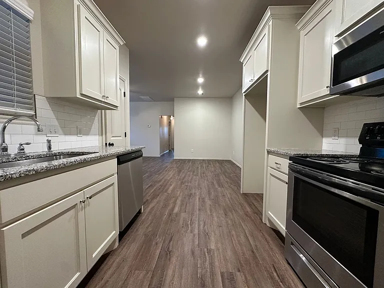 412 Chalk Hill Ct — Photo 21