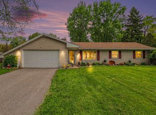 1138 Birchwood Dr, Temperance, MI 48182