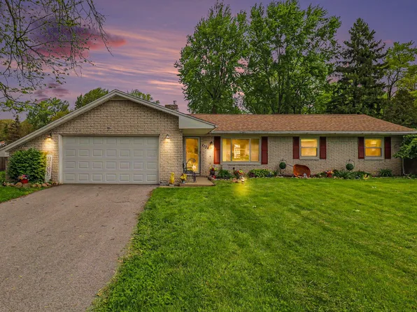 1138 Birchwood Dr, Temperance, MI 48182