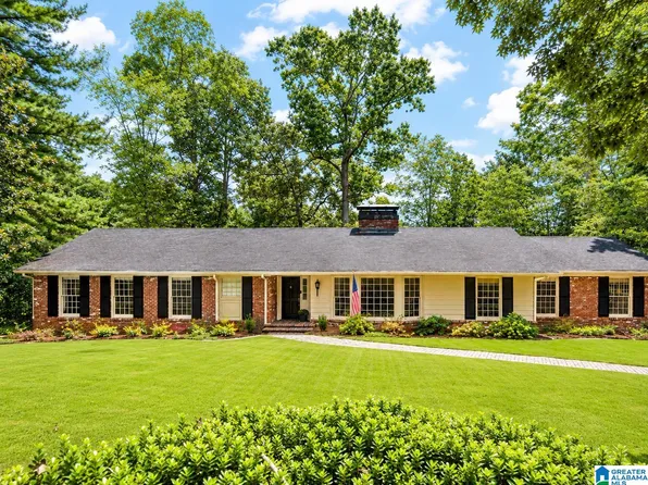 3349 S Brookwood Ln, Mountain Brook, AL 35223